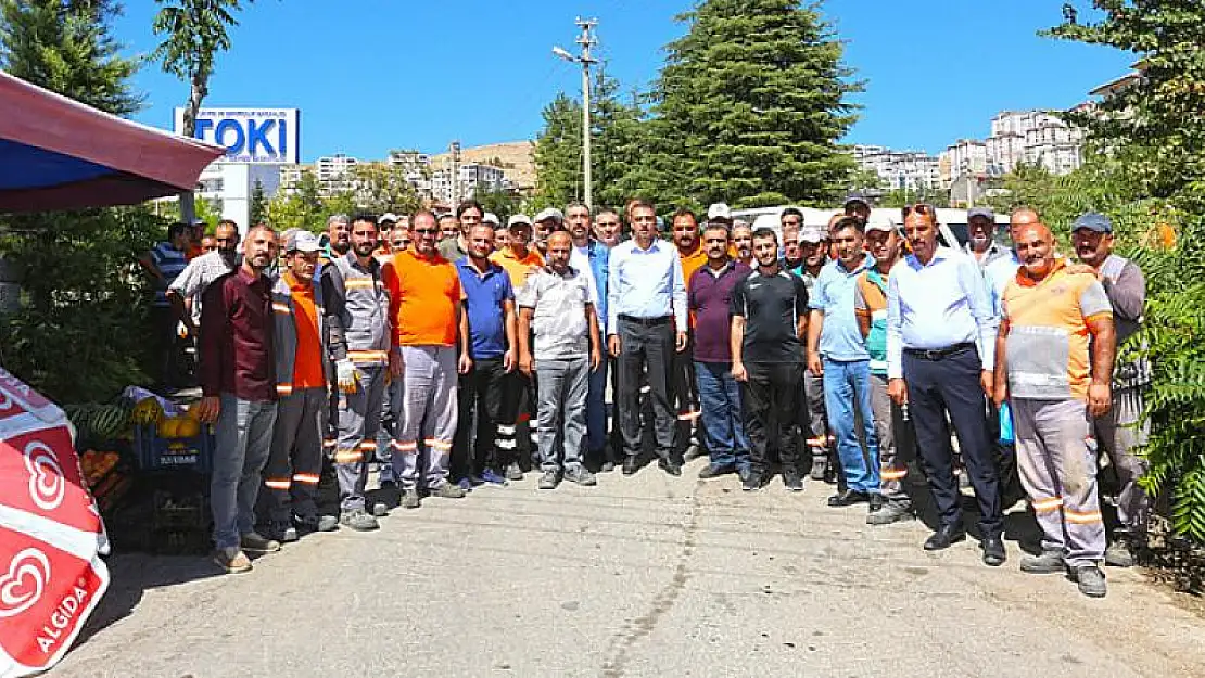 Elazığ Belediyesi, Abdullahpaşa Mahallesi'nde Kapsamlı Temizlik Çalışması Yaptı