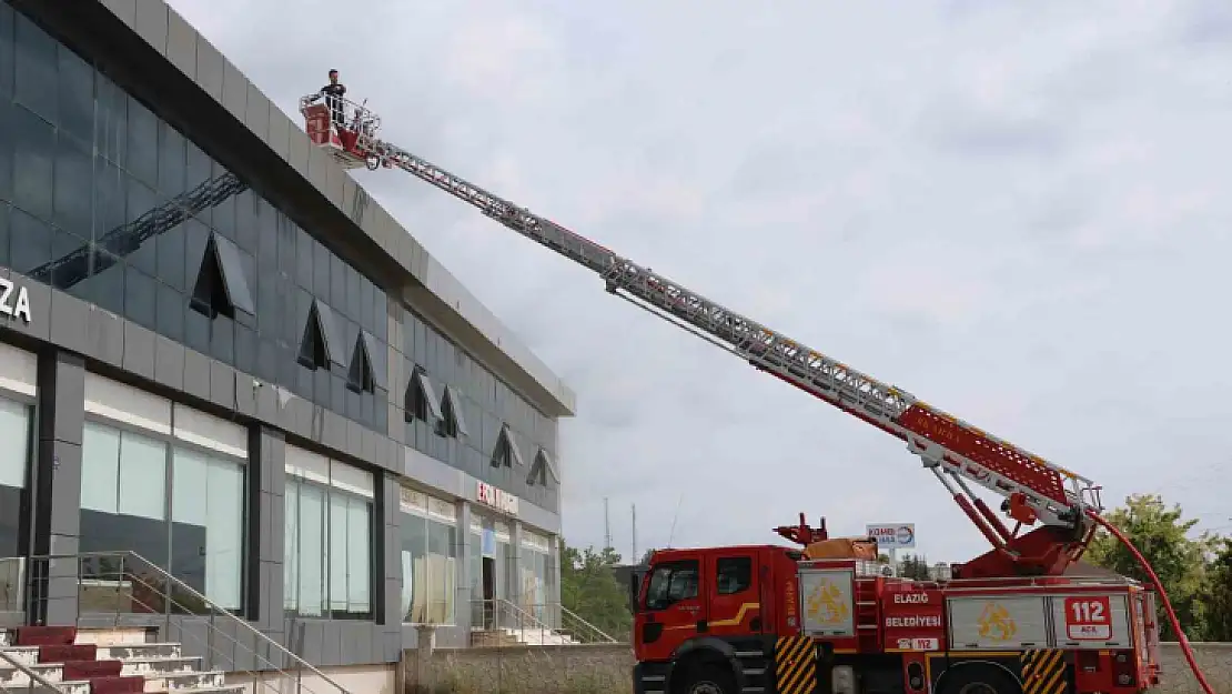 Elazığ'da iş yerinde çıkan yangın söndürüldü