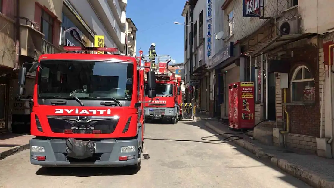 Elazığ'da otel yangını