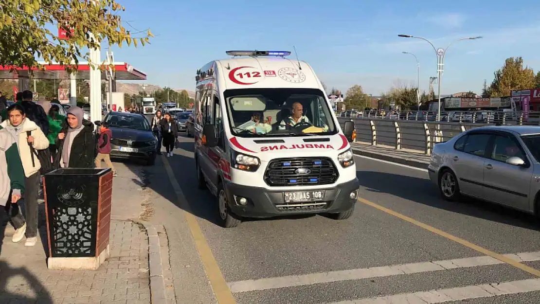 Elazığ'da otomobilin çarptığı genç kız ağır yaralandı