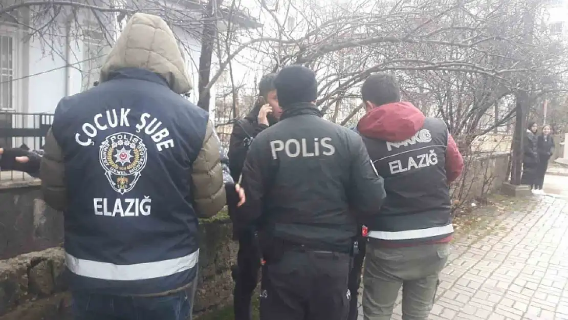 Elazığ'da polis ekipleri okul önlerinde kuş uçurtmuyor