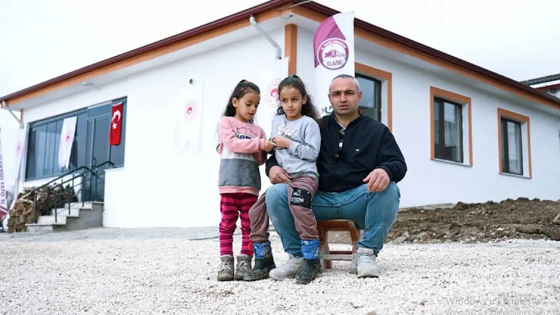 Elazığ'da yerinde dönüşümde ilk köy evi sahibine teslim edildi