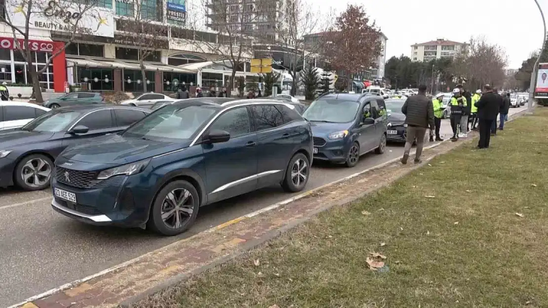 Elazığ'da zincirleme trafik kazası: 2 yaralı