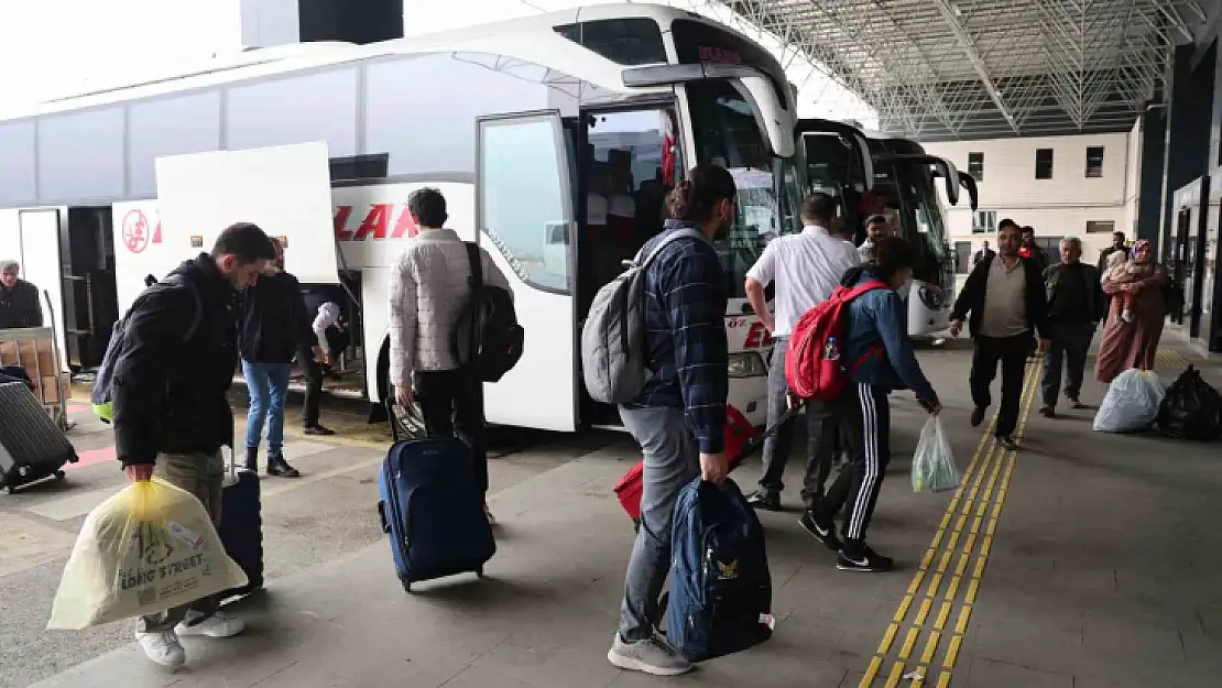 Elazığ otogarında bayram yoğunluğu