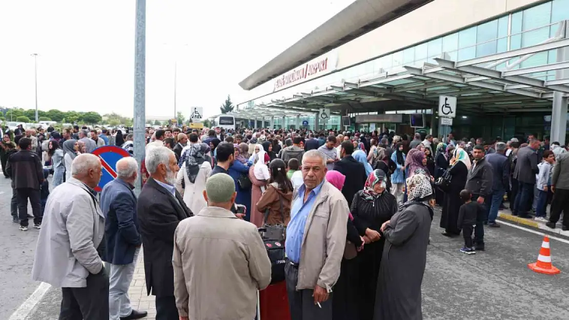 Hacı adaylarını binlerde kişi uğurladı