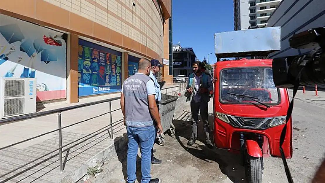 Elazığ Belediyesi Yelek ve Yaka Kartı Olmayan Hurda ve Atık Toplayıcılarına Yaptırım Uygulayacak