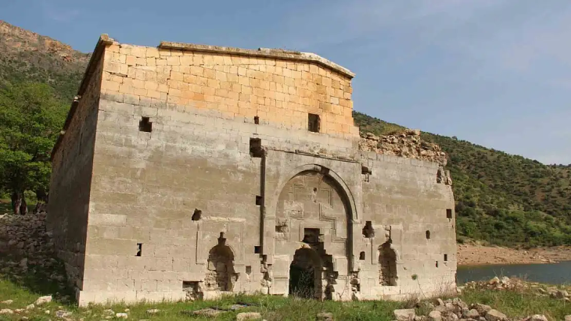 Keban Baraj Gölünde bir ilk: Su üzerinde 9 saatte 200 kilometre yol yaptılar