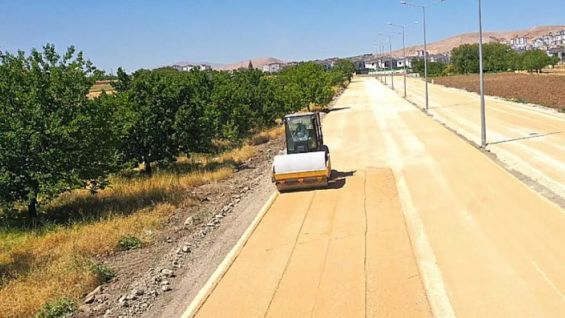 Elazığ Belediyesi yeni bağlantı yolları açmaya devam ediyor